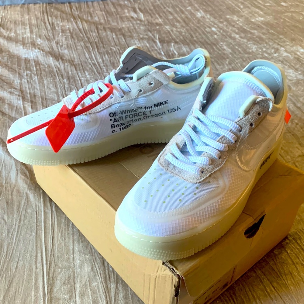 **SOLD**    THE 10-NIKE FORCE 1 LOW